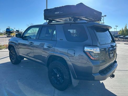 Used 2016 Toyota 4Runner SR5 AWD/4WD image 5