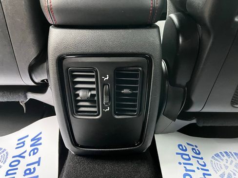 Used 2025 Dodge Durango GT AWD/4WD image 25