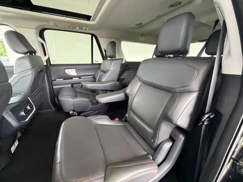 Used 2025 Ford Expedition Max Active AWD/4WD image 28