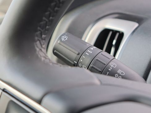 Used 2025 Ford Expedition Active image 17