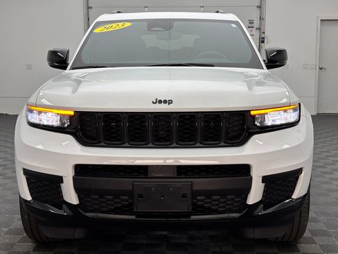 Used 2023 Jeep Grand Cherokee L Altitude AWD/4WD image 14