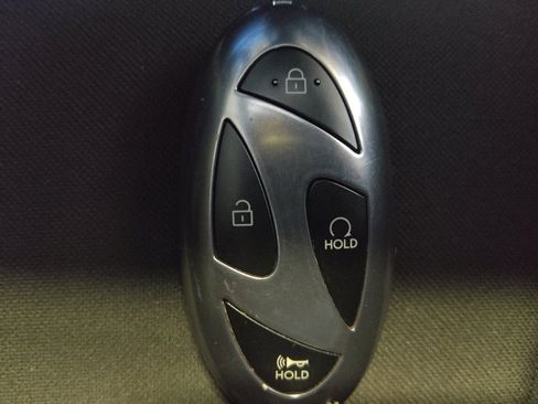 Used 2025 Hyundai Elantra Sport FWD image 32