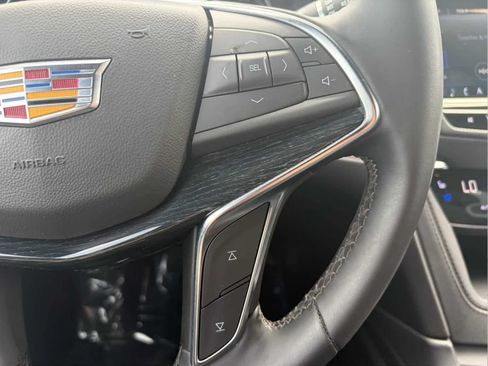 Used 2025 Cadillac XT5 Premium Luxury AWD/4WD image 16