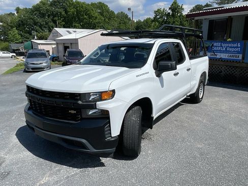 Used 2020 Chevrolet Silverado 1500 W/T w/ Trailering Package RWD image 2