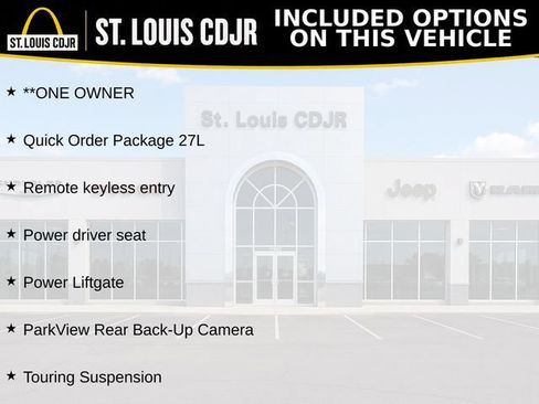 Used 2023 Chrysler Pacifica Touring-L FWD image 4