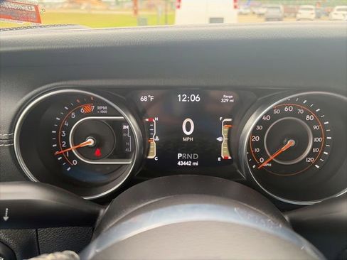 Used 2020 Jeep Wrangler Unlimited Sahara AWD/4WD image 20