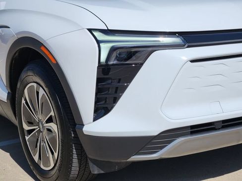 Used 2025 Chevrolet Blazer EV LT FWD image 7