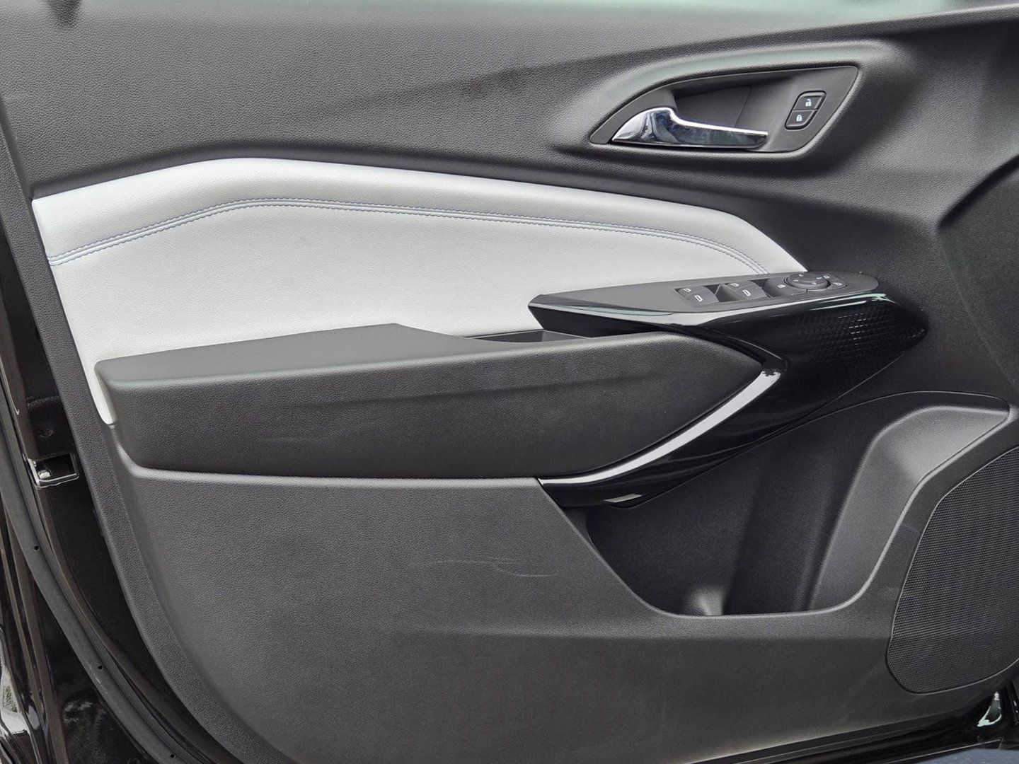 New 2026 Chevrolet Trax LT w/ LT Convenience Package FWD image 41