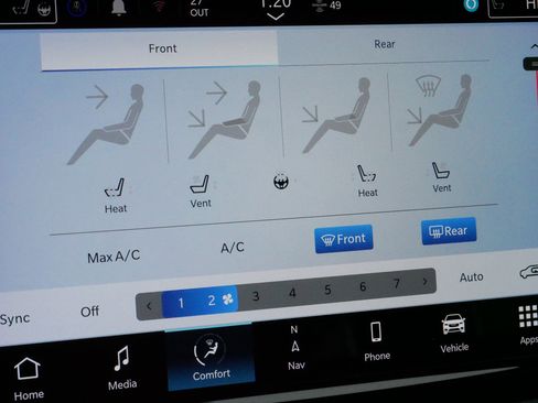 Used 2024 Chrysler Pacifica Limited w/ S Appearance Package image 29