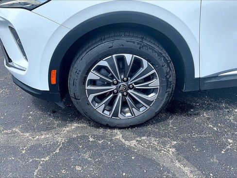 Used 2024 Buick Envision Preferred AWD/4WD image 2