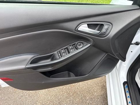 Used 2017 Ford Focus RS AWD/4WD image 13