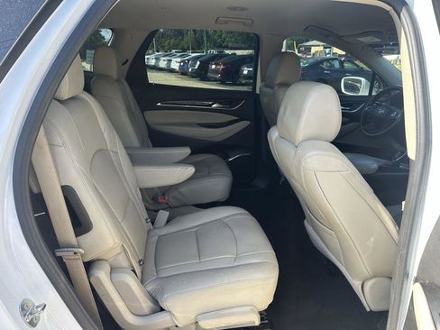 Used 2019 Buick Enclave Essence FWD image 12