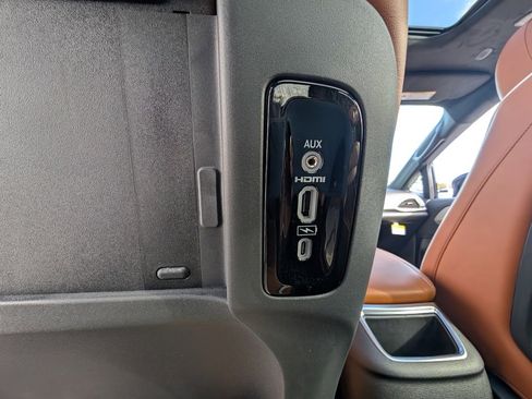 New 2026 Chrysler Pacifica Pinnacle w/ Trailer Tow Group image 45