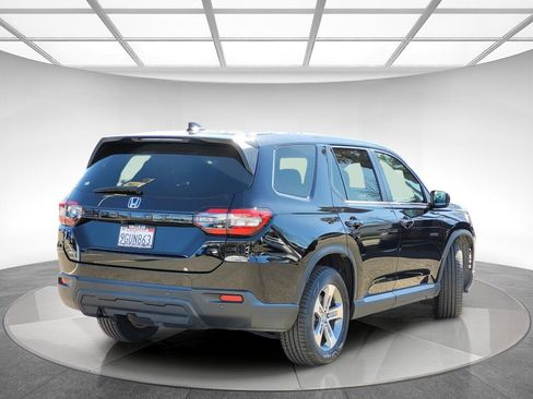 Certified 2023 Honda Pilot EX-L image 3