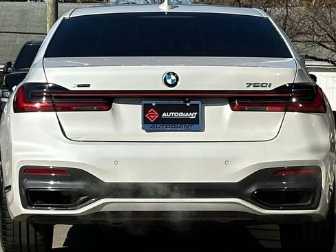 Used 2020 BMW 750i xDrive w/ Executive Package image 9