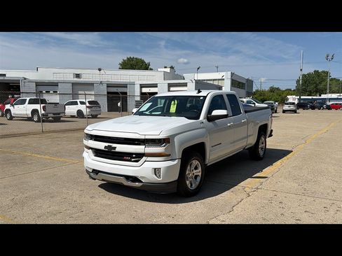 Used 2017 Chevrolet Silverado 1500 LT w/ All Star Edition AWD/4WD image 2
