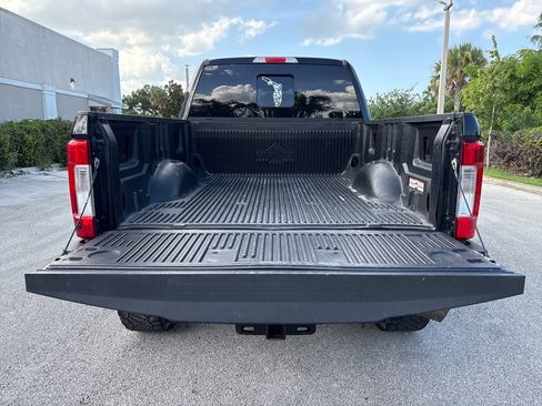 Used 2019 Ford F250 Lariat w/ Lariat Value Package AWD/4WD image 11
