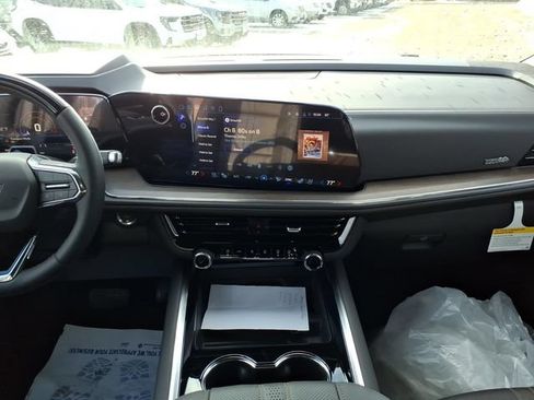 New 2026 Chevrolet Suburban High Country AWD/4WD image 12