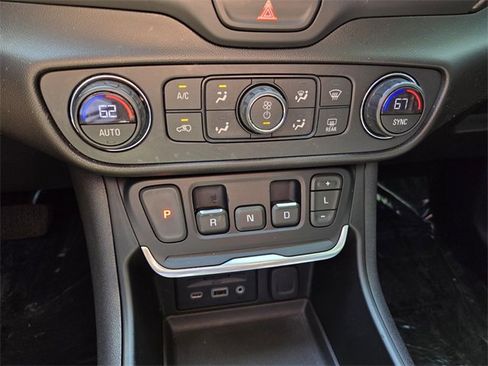 Used 2019 GMC Terrain Denali w/ Advanced Safety Package image 27