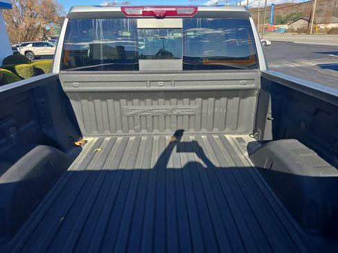 Used 2023 Chevrolet Silverado 1500 ZR2 w/ Technology Package image 5