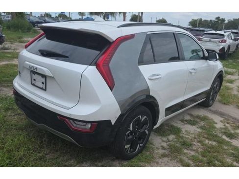Used 2023 Kia Niro Wave FWD image 3