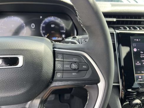 Certified 2024 Jeep Grand Cherokee Altitude AWD/4WD image 18