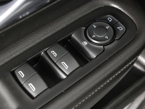 Used 2023 GMC Terrain SLE w/ Driver Convenience Package image 23