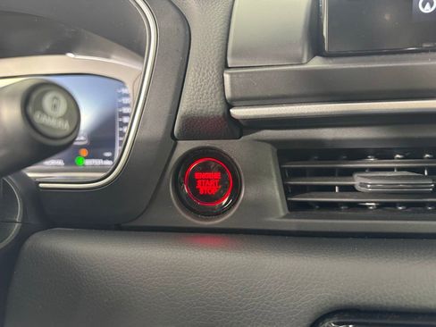 Used 2025 Honda Pilot Elite image 24