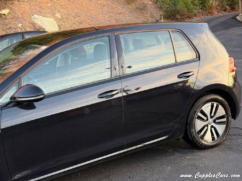 Used 2019 Volkswagen e-Golf SE w/ Driver Assistance Package image 33