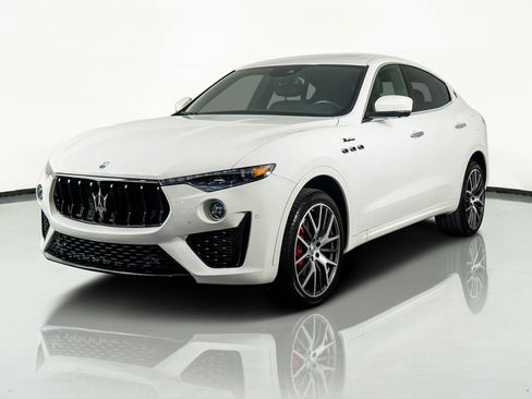 Used 2022 Maserati Levante Modena image 6