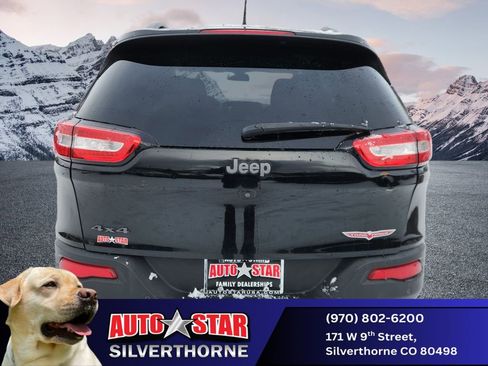 Used 2018 Jeep Cherokee Trailhawk w/ Cold Weather Group image 4