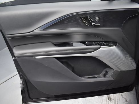 Certified 2024 Cadillac Lyriq Luxury AWD/4WD image 10