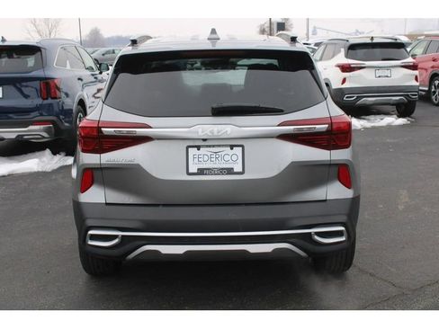 Used 2023 Kia Seltos S w/ Navigation Package image 4