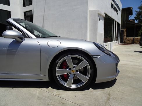 Used 2017 Porsche 911 Targa 4S AWD/4WD image 10