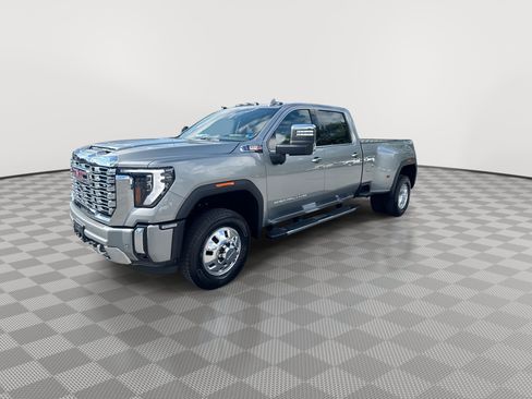 New 2026 GMC Sierra 3500 Denali w/ Denali Reserve Package AWD/4WD image 4