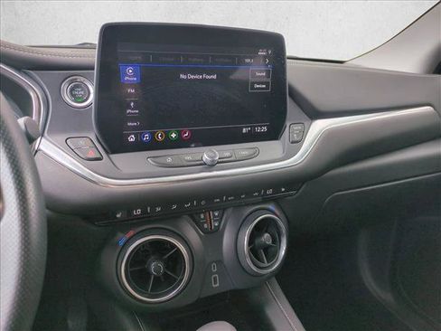 Used 2025 Chevrolet Blazer LT FWD image 12