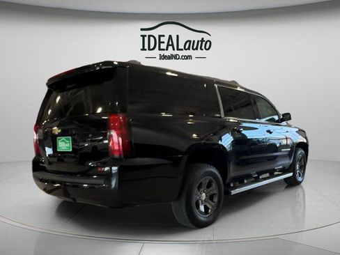 Used 2016 Chevrolet Suburban LT image 6