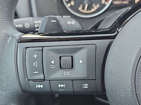 Used 2023 Nissan Rogue SV AWD/4WD image 10