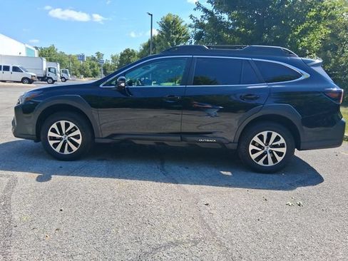 Used 2024 Subaru Outback Premium AWD/4WD image 4