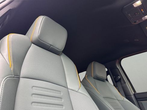 Used 2024 Toyota Tacoma Trailhunter image 18