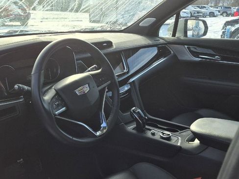 Certified 2025 Cadillac XT6 Premium Luxury image 10