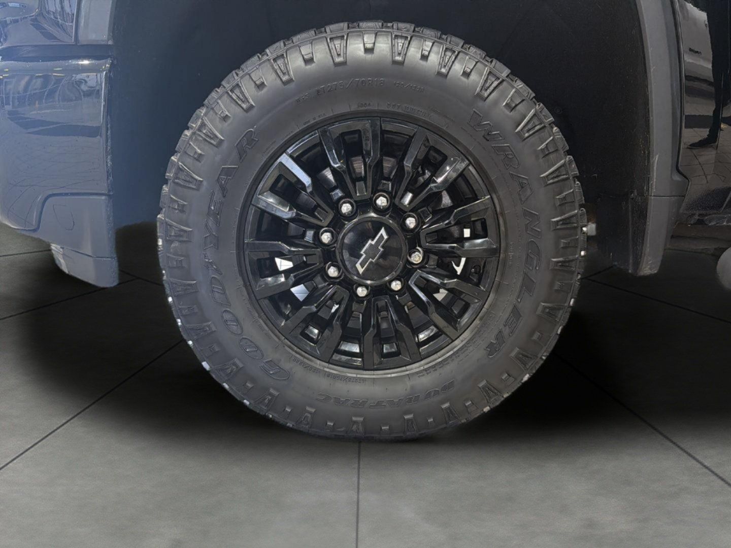 Used 2021 Chevrolet Silverado 2500 LTZ w/ LTZ Plus Package AWD/4WD image 3