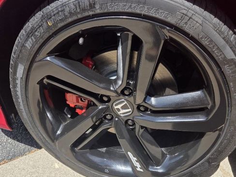 Used 2018 Honda Accord Sport image 17