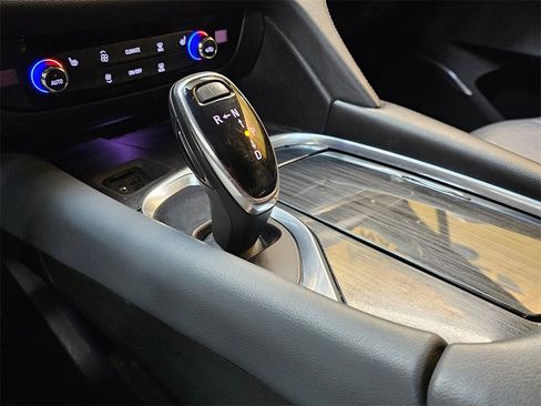 Used 2020 Buick Enclave Essence image 29