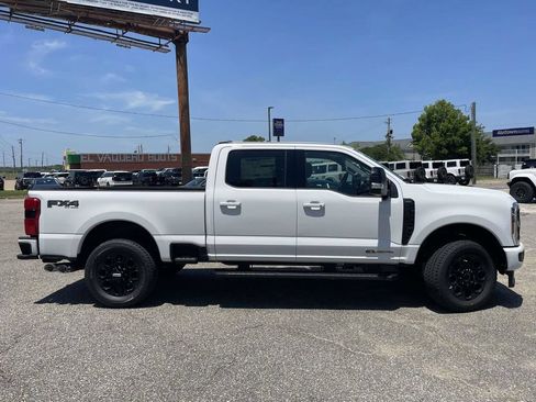 New 2026 Ford F250 Lariat w/ Black Appearance Package AWD/4WD image 2
