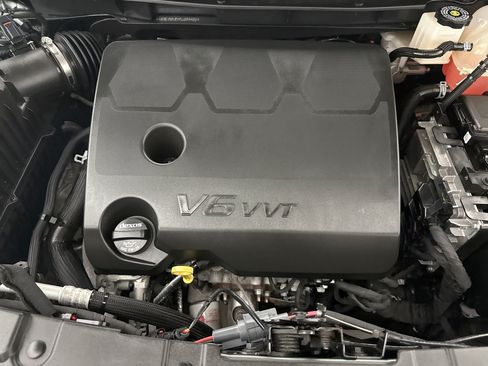 Used 2023 Chevrolet Traverse LT AWD/4WD image 27