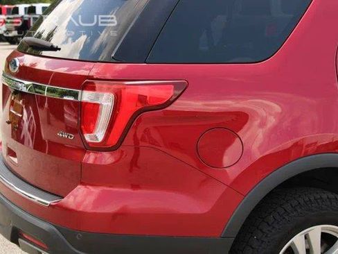 Used 2018 Ford Explorer XLT w/ Equipment Group 201A AWD/4WD image 8