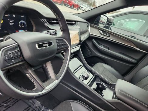 New 2026 Jeep Grand Cherokee Altitude AWD/4WD image 13