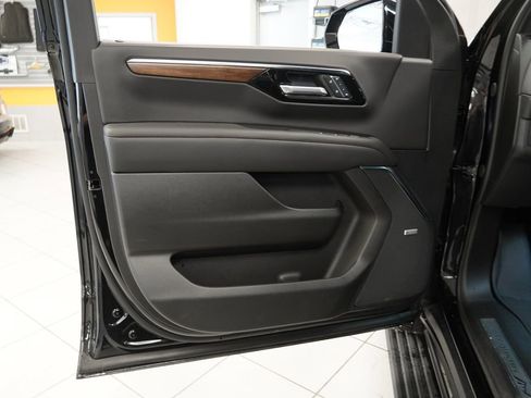 Used 2026 Chevrolet Tahoe High Country AWD/4WD image 11