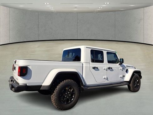 New 2025 Jeep Gladiator High Tide image 5